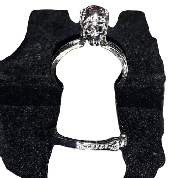Skull Design White Gold Filled Ring With Red Zircon Stone Size 9 Sliver Tone - Picture 5 of 5